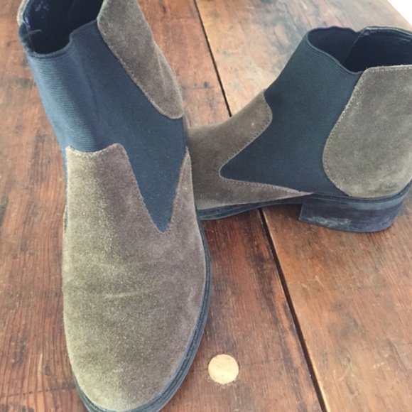 Rubber Boots - Picture 15 of 16